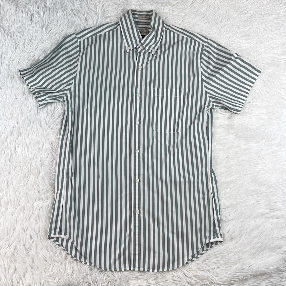 J Crew Men’s short sleeve classics fit striped casual button up shirt